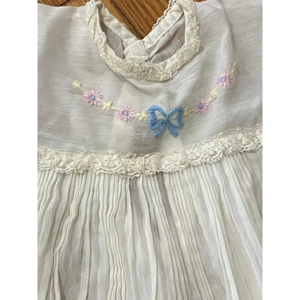 Vintage White Cotton Baby Dress Floral Embroidered Lace‎ Trim Pleated Heirloom